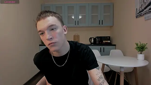 Snapshot of Derek_Banville chatting on November 2025 07:18:01 PM Derek Banville online show from November 2025 07:18:01 PM