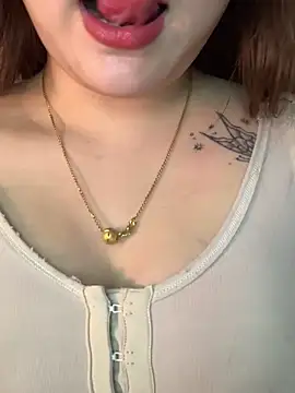 Snapshot of helo-kitty chatting on January 2026 01:28:01 PM helo-kitty online show from January 2026 01:28:01 PM