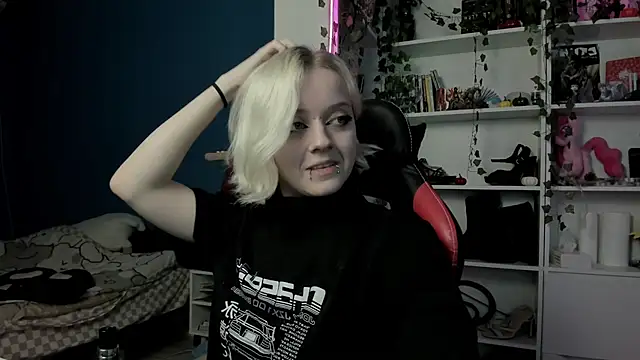 Holy Mistress S online show from November 2025 10:20:01 AM