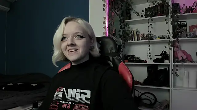 Holy Mistress S online show from November 2025 09:02:02 AM