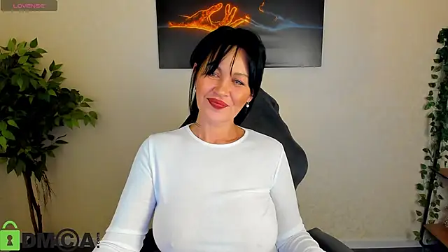 Sara Devills online show from April 2026 08:48:02 AM
