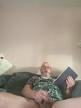 fortheloveofheels74 online show from April 2026 11:50:02 AM