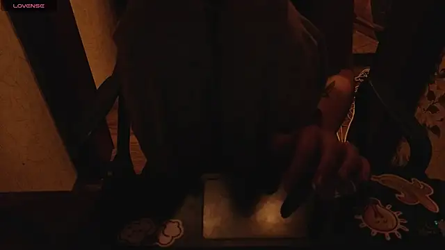 LiloMeow online show from November 2025 06:47:02 PM