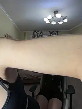 girls n roses online show from November 2025 02:43:02 PM