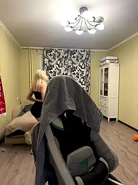 girls n roses online show from November 2025 04:07:02 PM