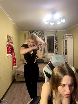 girls n roses online show from November 2025 04:33:02 PM