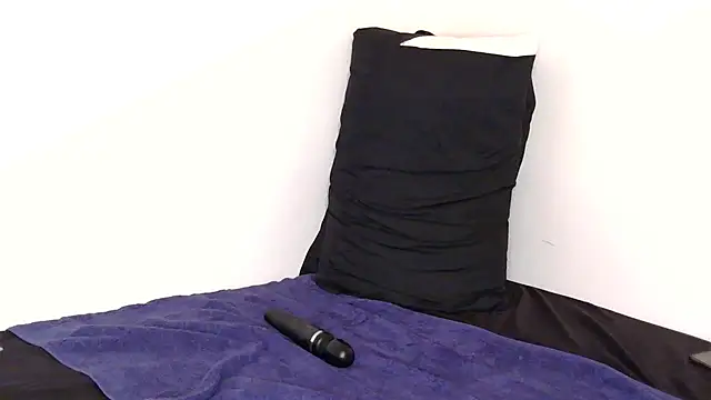 BadZuluBitch online show from February 2026 04:37:01 PM