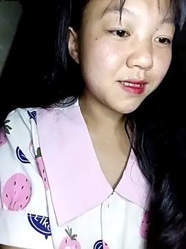 Snapshot of Quynhsumon chatting on March 2026 04:54:01 PM Quynhsumon online show from March 2026 04:54:01 PM