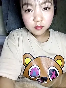 Snapshot of Quynhsumon chatting on February 2026 03:23:02 PM Quynhsumon online show from February 2026 03:23:02 PM