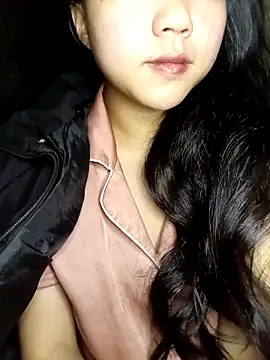 Snapshot of Quynhsumon chatting on February 2026 01:25:01 AM Quynhsumon online show from February 2026 01:25:01 AM