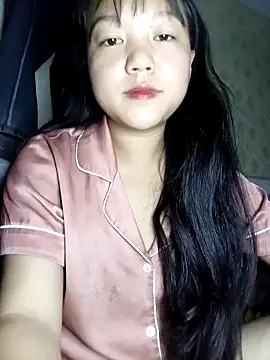 Snapshot of Quynhsumon chatting on March 2026 03:26:02 PM Quynhsumon online show from March 2026 03:26:02 PM