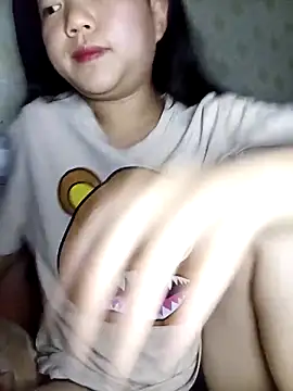 Snapshot of Quynhsumon chatting on February 2026 02:52:01 PM Quynhsumon online show from February 2026 02:52:01 PM