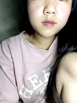 Snapshot of Quynhsumon chatting on February 2026 03:12:02 PM Quynhsumon online show from February 2026 03:12:02 PM