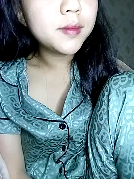 Snapshot of Quynhsumon chatting on March 2026 02:56:02 PM Quynhsumon online show from March 2026 02:56:02 PM