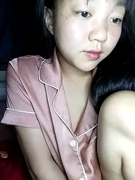 Snapshot of Quynhsumon chatting on March 2026 03:52:01 PM Quynhsumon online show from March 2026 03:52:01 PM