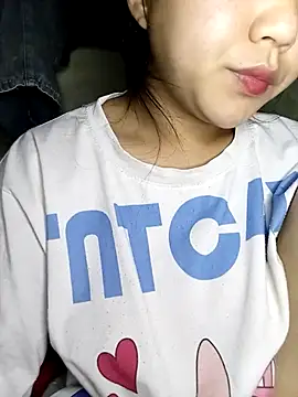 Snapshot of Quynhsumon chatting on February 2026 03:34:02 PM Quynhsumon online show from February 2026 03:34:02 PM