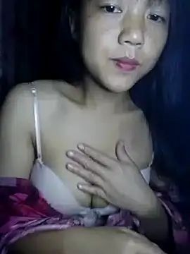 Quynhsumon online show from November 2025 01:59:02 PM