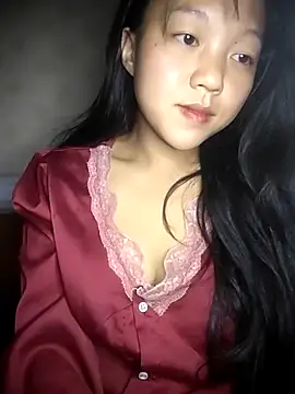 Quynhsumon online show from December 2025 02:39:01 PM