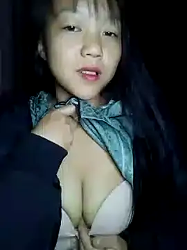 Quynhsumon online show from November 2025 02:50:02 PM