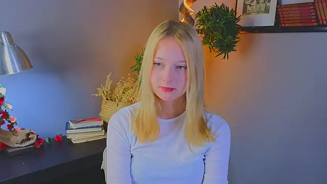 YungLyssy online show from November 2025 03:10:02 AM