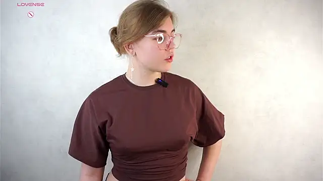 MelodyBaur online show from April 2026 01:04:02 PM