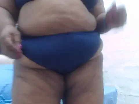 Snapshot of MatureMilfxxx chatting on October 2025 04:31:01 AM MatureMilfxxx online show from October 2025 04:31:01 AM