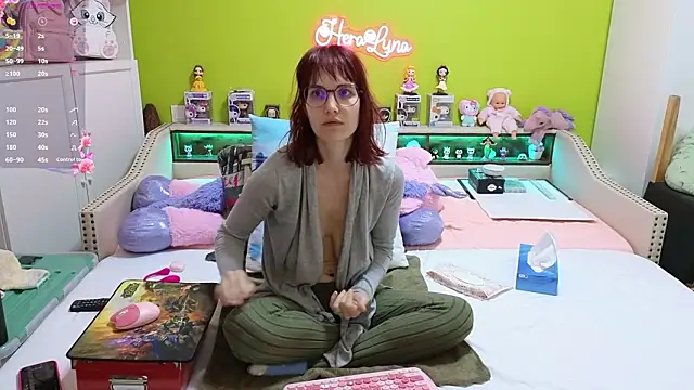  HeraLuna  online show from March 2026 10:04:02 PM