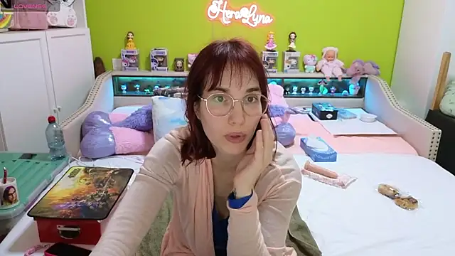  HeraLuna  online show from February 2026 10:18:01 PM