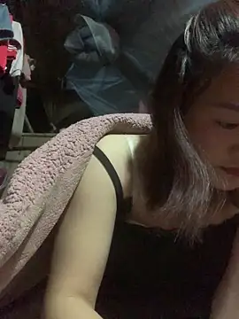 Lara-11 online show from December 2025 01:44:02 PM