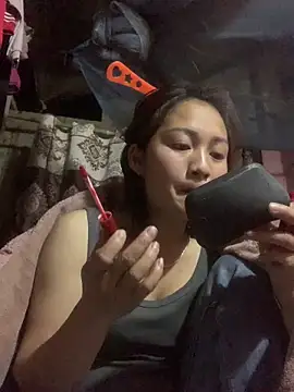 Lara-11 online show from December 2025 02:21:02 PM