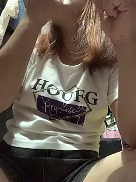 Lara-11 online show from April 2026 05:50:01 PM