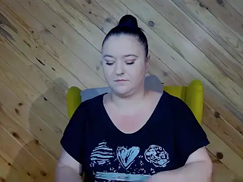 Snapshot of SensualCrisa chatting on October 2025 06:01:01 AM SensualCrisa online show from October 2025 06:01:01 AM