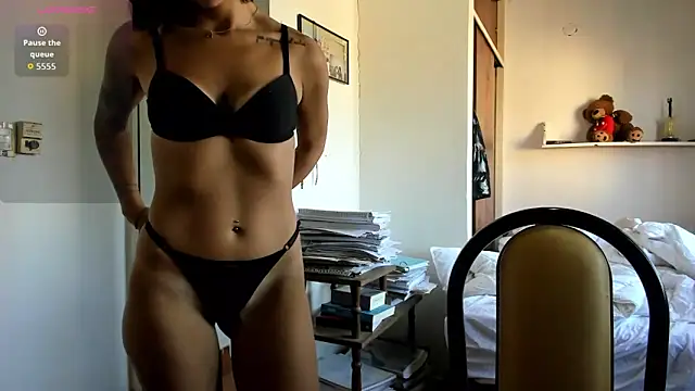 lucialuna online show from March 2026 06:30:02 PM