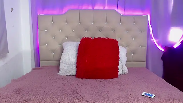 Snapshot of eimyy_rouse chatting on November 2025 07:51:01 PM eimyy rouse online show from November 2025 07:51:01 PM