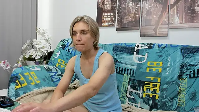 Tenderly Sophie online show from June 2026 01:17:02 AM