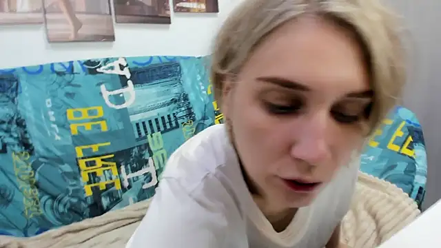 Snapshot of Tenderly_Sophie chatting on June 2026 01:11:01 AM Tenderly Sophie online show from June 2026 01:11:01 AM