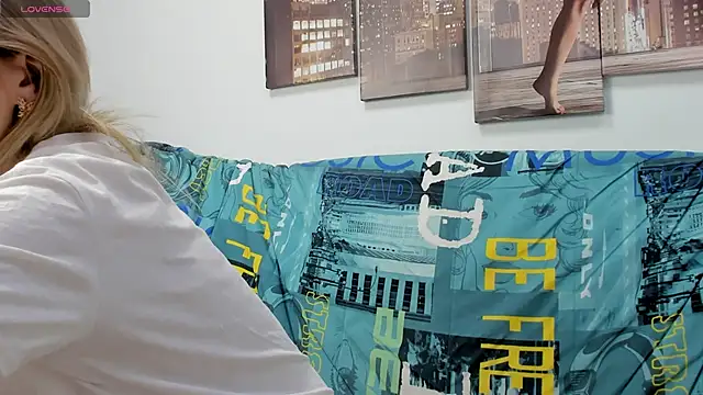 Tenderly Sophie online show from January 2026 01:23:01 AM