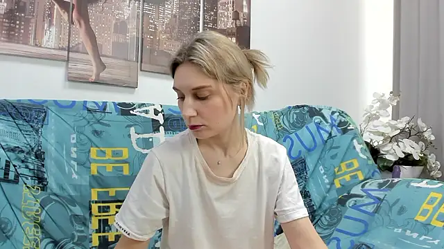 Tenderly Sophie online show from March 2026 02:04:02 AM