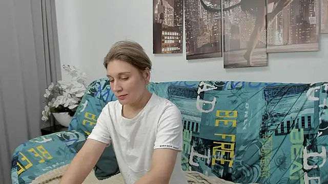 Tenderly Sophie online show from November 2025 02:27:01 AM