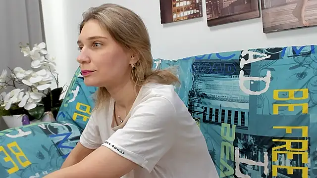 Tenderly Sophie online show from March 2026 01:17:02 AM