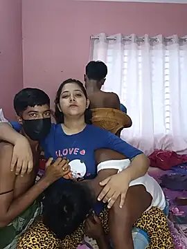 Snapshot of CoupleShow_432 chatting on June 2026 09:27:01 AM CoupleShow 432 online show from June 2026 09:27:01 AM
