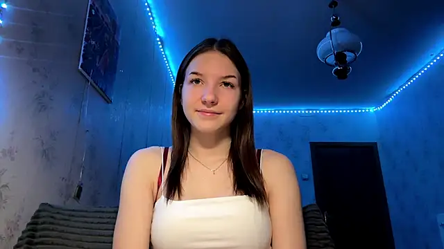 Beauty miIa online show from November 2025 03:23:02 PM