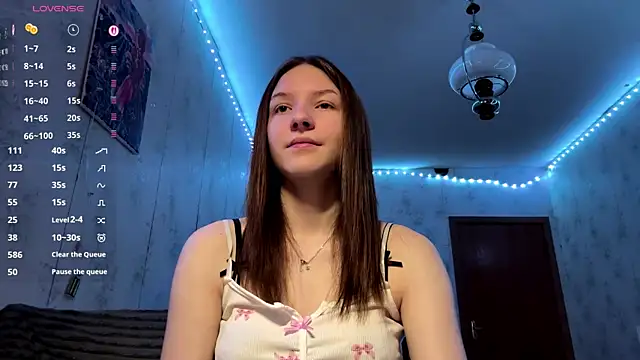Snapshot of Beauty_miIa chatting on December 2025 02:41:01 PM Beauty miIa online show from December 2025 02:41:01 PM