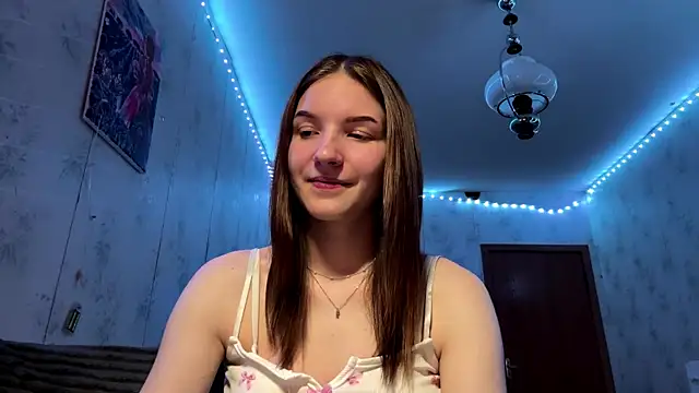 Snapshot of Beauty_miIa chatting on December 2025 04:43:02 PM Beauty miIa online show from December 2025 04:43:02 PM