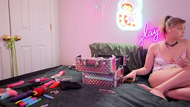 daddysprincess731 online show from April 2026 03:35:01 AM