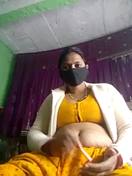 QRESABABY online show from December 2025 10:36:02 AM