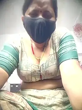 QRESABABY online show from November 2025 10:35:02 PM