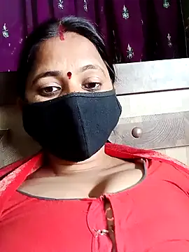 QRESABABY online show from November 2025 12:15:02 PM