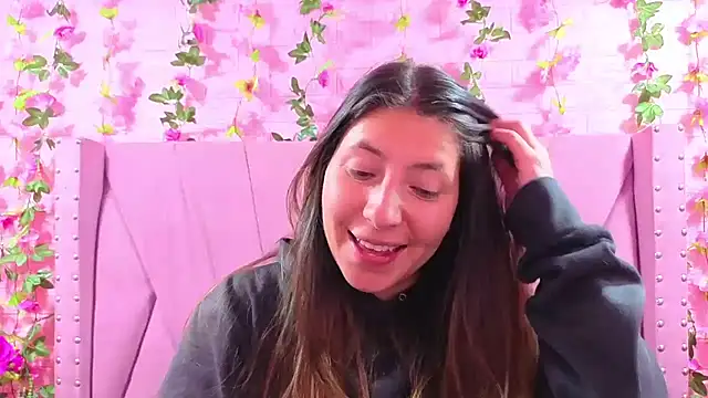 Snapshot of Alyy_Brown chatting on December 2025 01:01:01 AM Alyy Brown online show from December 2025 01:01:01 AM