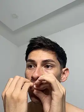 Dominic Thin  online show from June 2026 03:44:02 AM